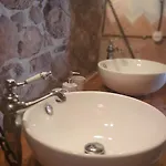 Su Niberalzu Kır Evi